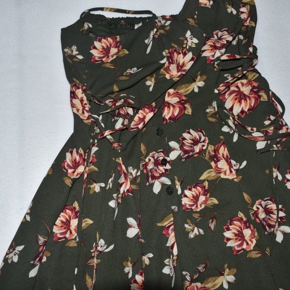 Xhilaration Sz M Green Floral Print Jumpsuit with wide leg short - Picture 3 of 8